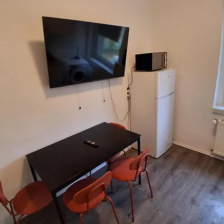 Crew Quartier Serviced Ideal Fuer Monteure 3 Schlafzimmer In Leuna * مرسيبورغ
