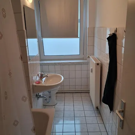 Crew Quartier Serviced Ideal Fuer Monteure 3 Schlafzimmer In Leuna * مرسيبورغ